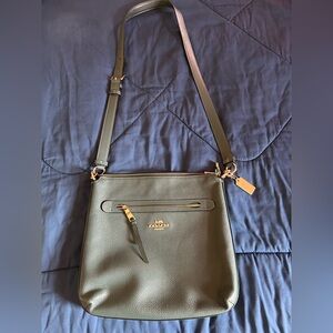 ☘️Coach Mae File Crossbody Bag☘️